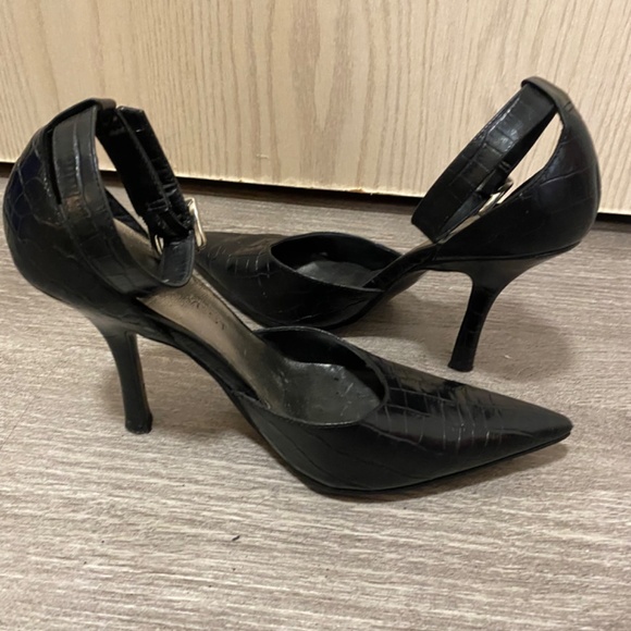 Nine West Black Size 5 1/2 Women’s Buckle Heels - Picture 3 of 9